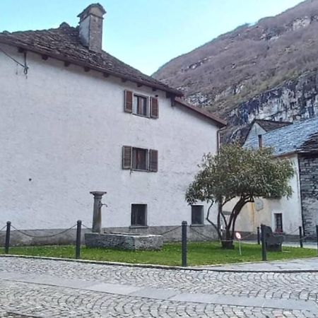 Armonia Edificio Storico Del 1563. Cevio Exterior foto