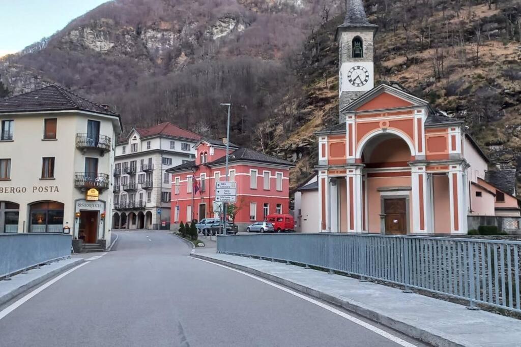 Armonia Edificio Storico Del 1563. Cevio Exterior foto
