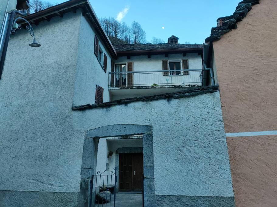Armonia Edificio Storico Del 1563. Cevio Exterior foto